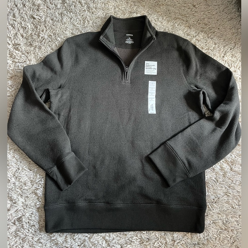 Men’s quarter zip. Dark green/gray. Very stylist and soft.